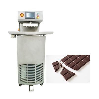 CBE 25L machine automatique de trempage du chocolat